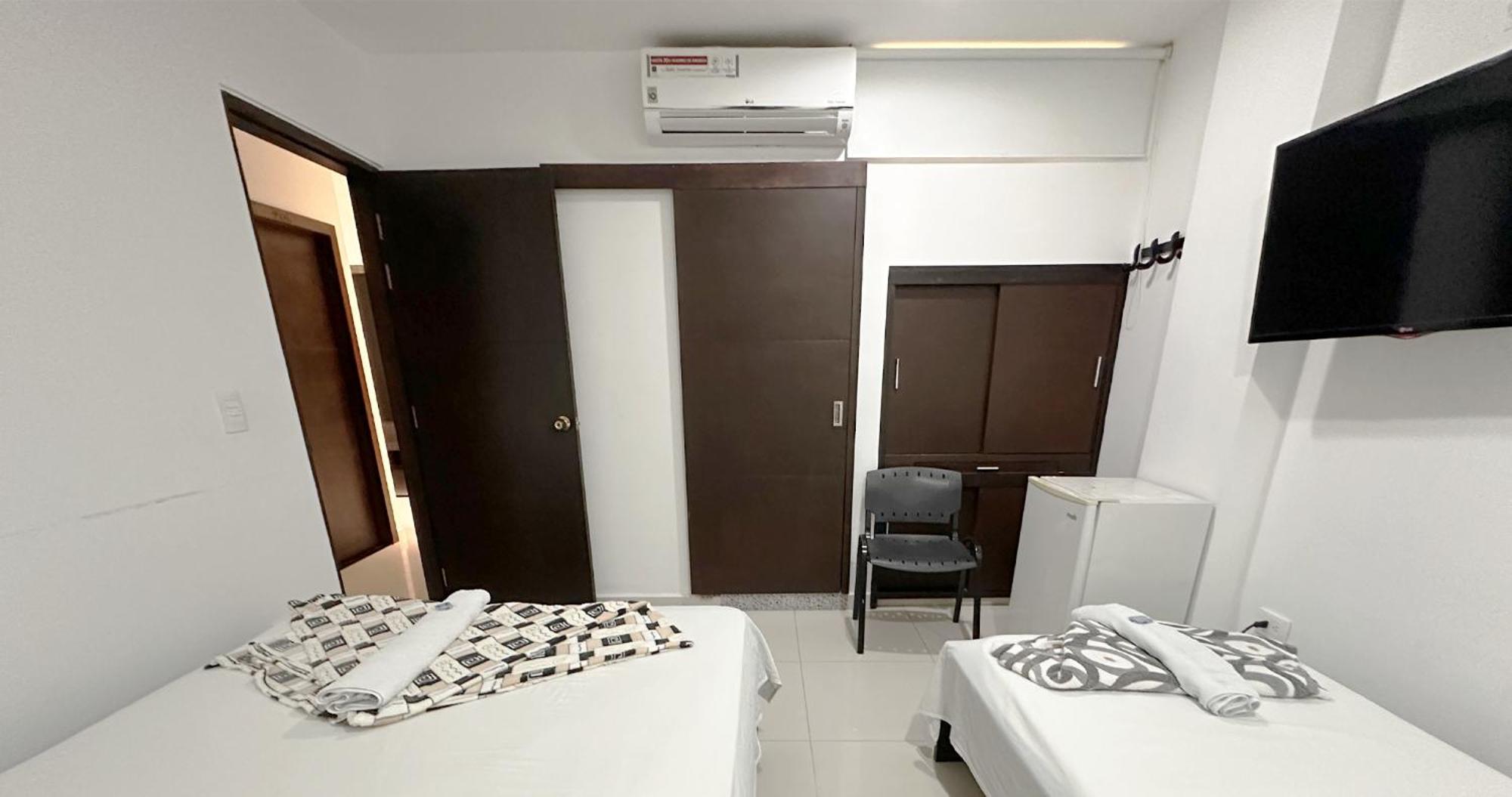 Hotel Big New York Carepa Room photo